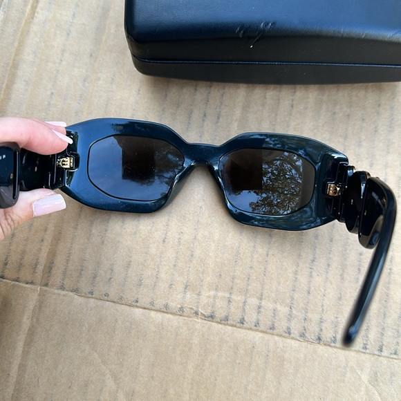 VERSACE - Picture 7 of 7